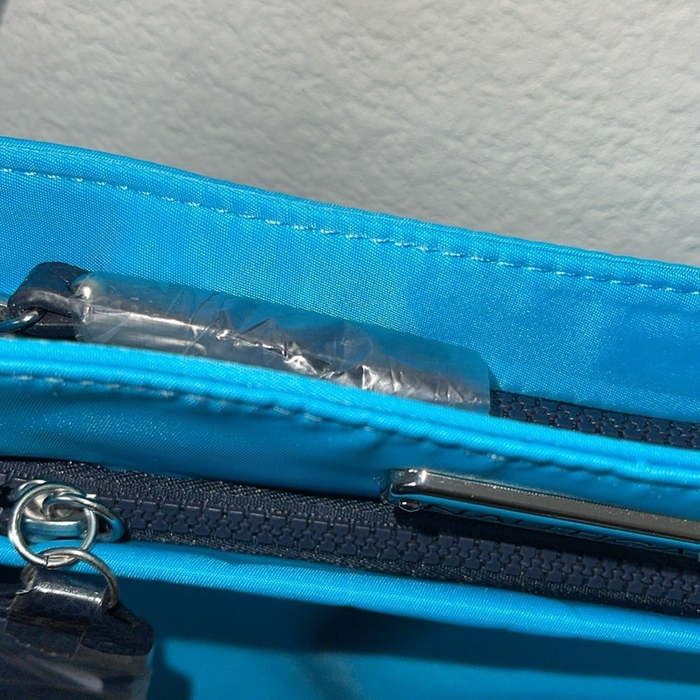 Nautica Women's Diver crossbody bag - Picture 3 of 5